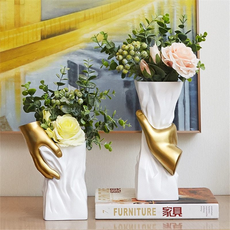 Forma Aurea – Resin Sculptural Vase