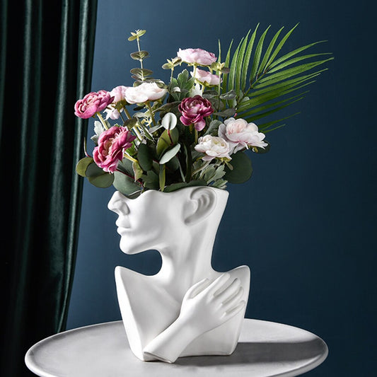 Visage Nordica – Ceramic Portrait Vase