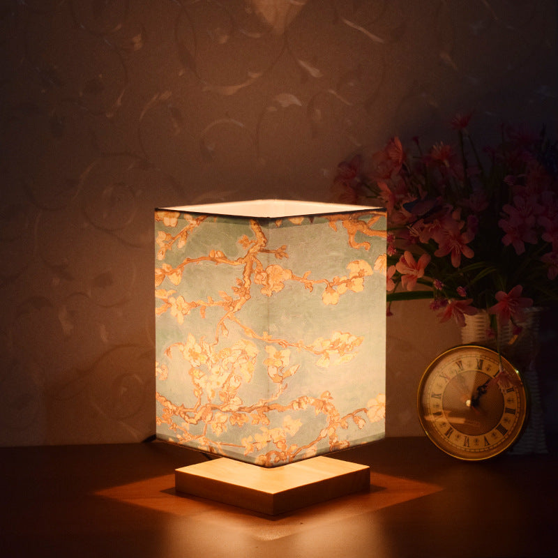 Denghua - Chinese Inspired Lamp