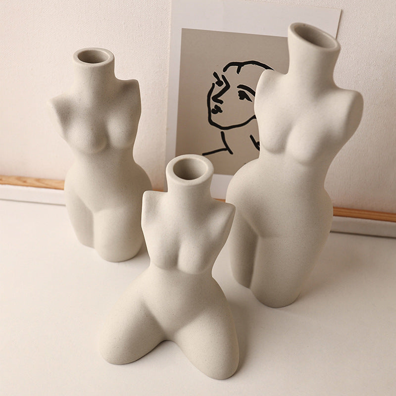 Silentia Alba – Ceramic Body Art Vase