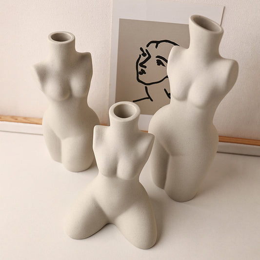 Silentia Alba – Ceramic Body Art Vase