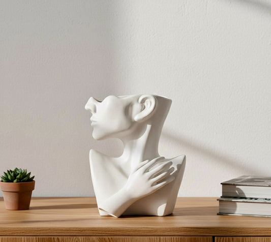 Visage Nordica – Ceramic Portrait Vase