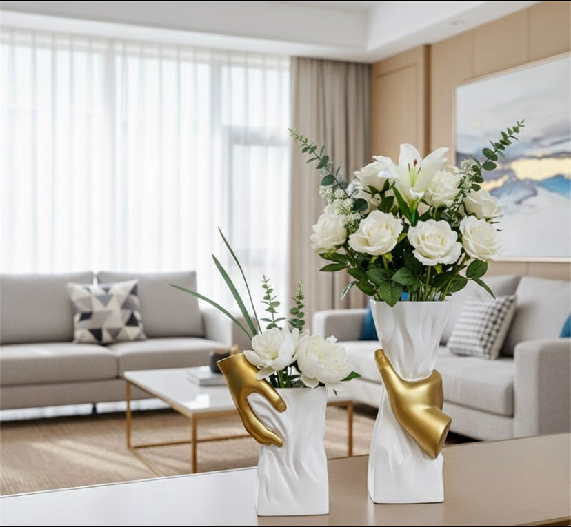 Forma Aurea – Resin Sculptural Vase